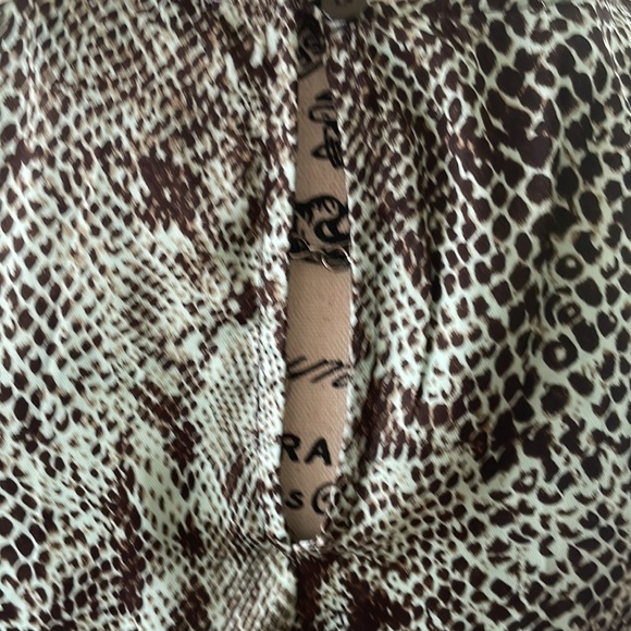 Mint and Brown Snakeskin Print Sleeveless Top - Picture 5 of 8